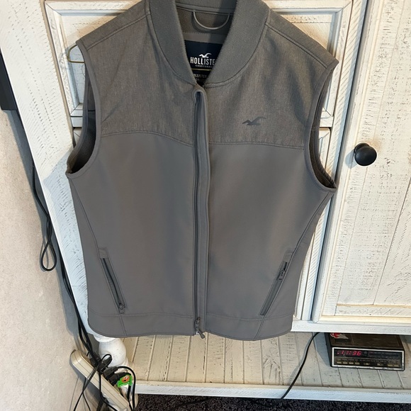 Hollister gray vest - Picture 2 of 3
